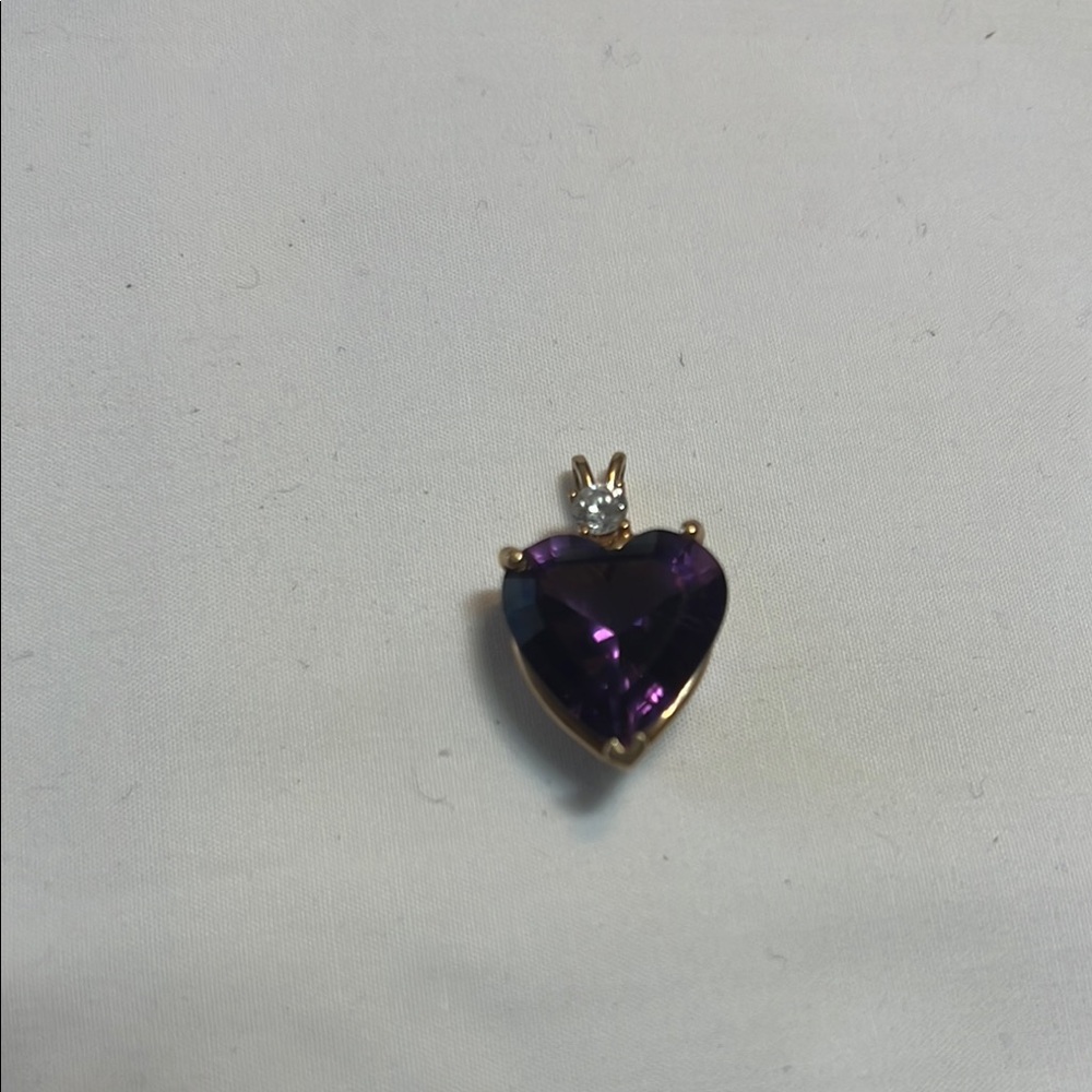 Elegant Purple Heart Pendant
